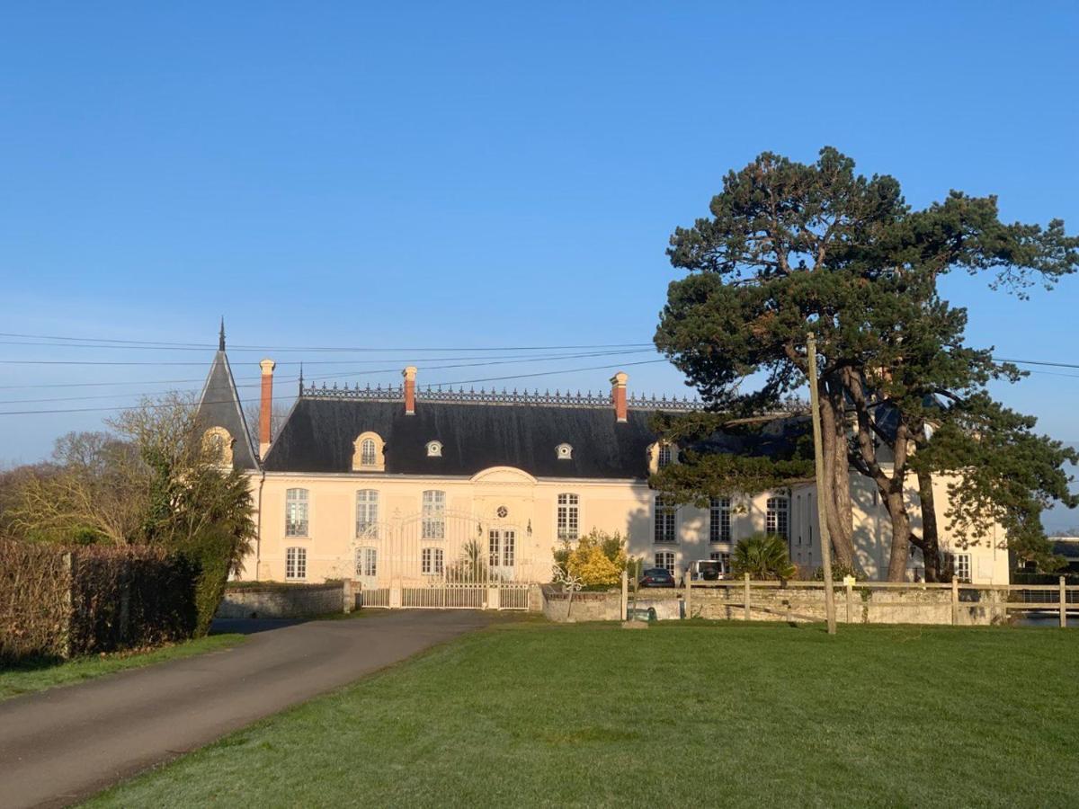Les Douves Duplex 5 Personnes Lumineux Avec Jardin Et Terrasse Amenagee , Vue Sur Chateau A 5Mn De La Mer, Proche Omaha Beach Et Bayeux Commes Exterior photo