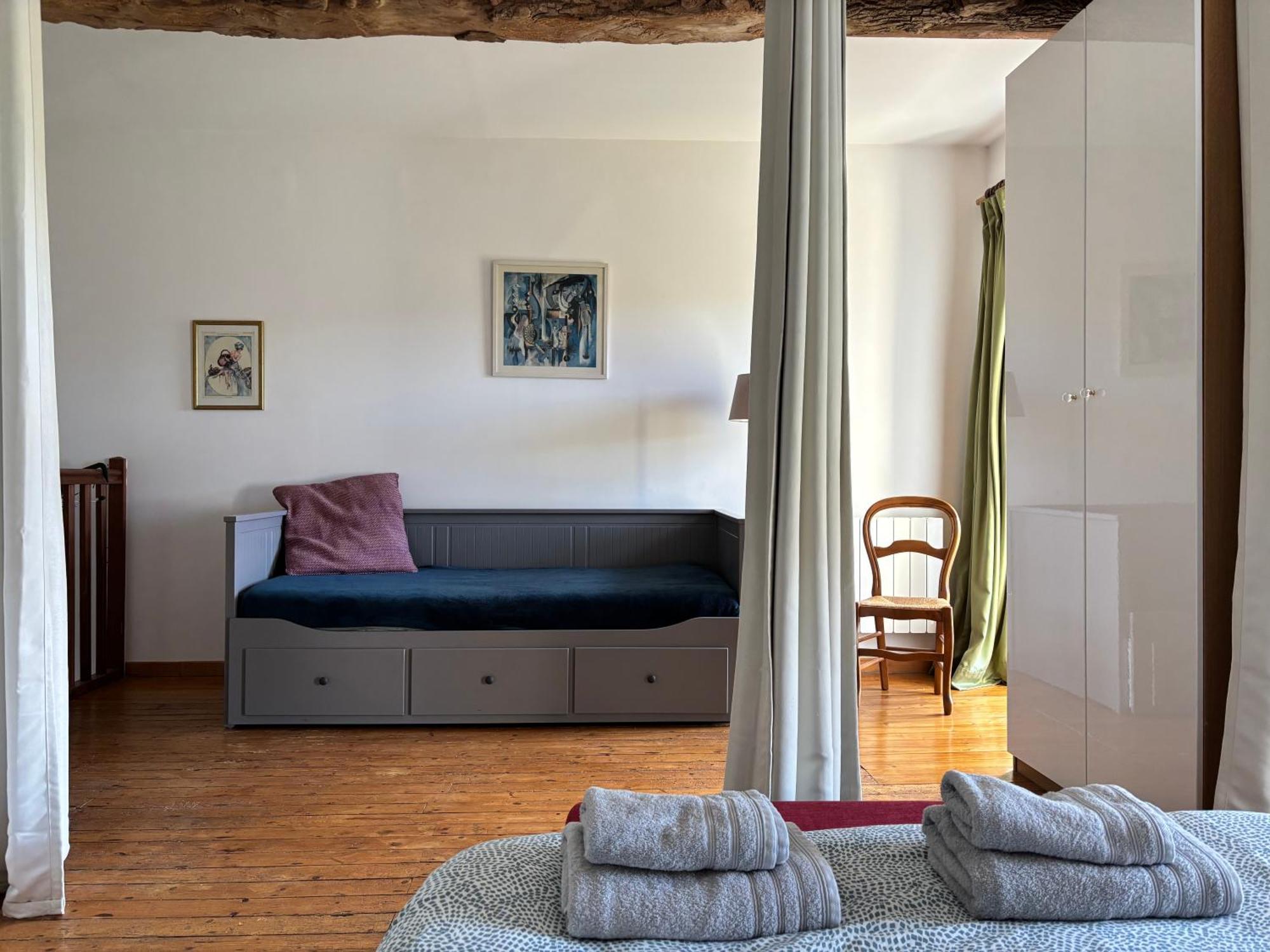 Les Douves Duplex 5 Personnes Lumineux Avec Jardin Et Terrasse Amenagee , Vue Sur Chateau A 5Mn De La Mer, Proche Omaha Beach Et Bayeux Commes Exterior photo